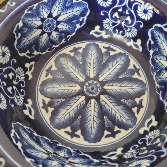 Bombay Co. Stunning Large Blue & White Chinoiseries Bowl with Brass Trim & Feet - Picture 7 of 11
